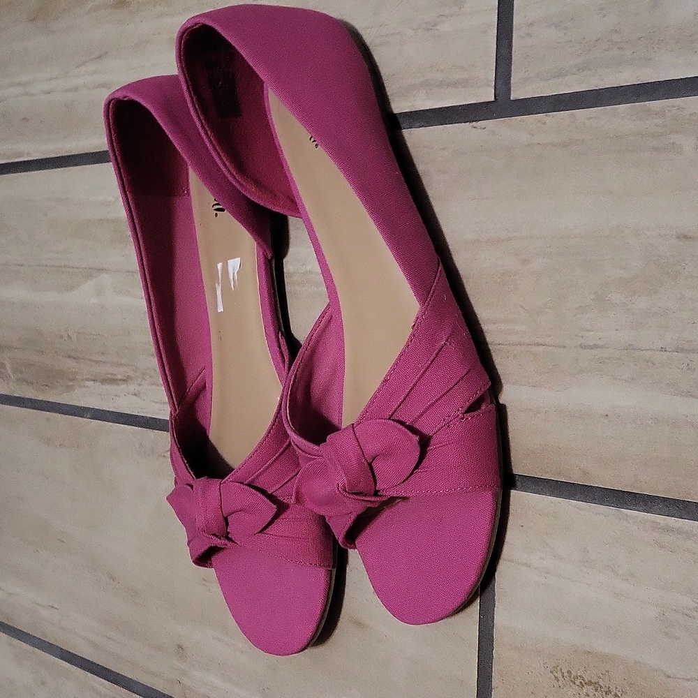 SALE--FIONI Clothing Pink Women's Flats - Picture 3 of 6